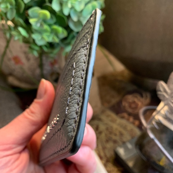 Authentic MARC JACOBS Leather slim card case - Picture 6 of 6